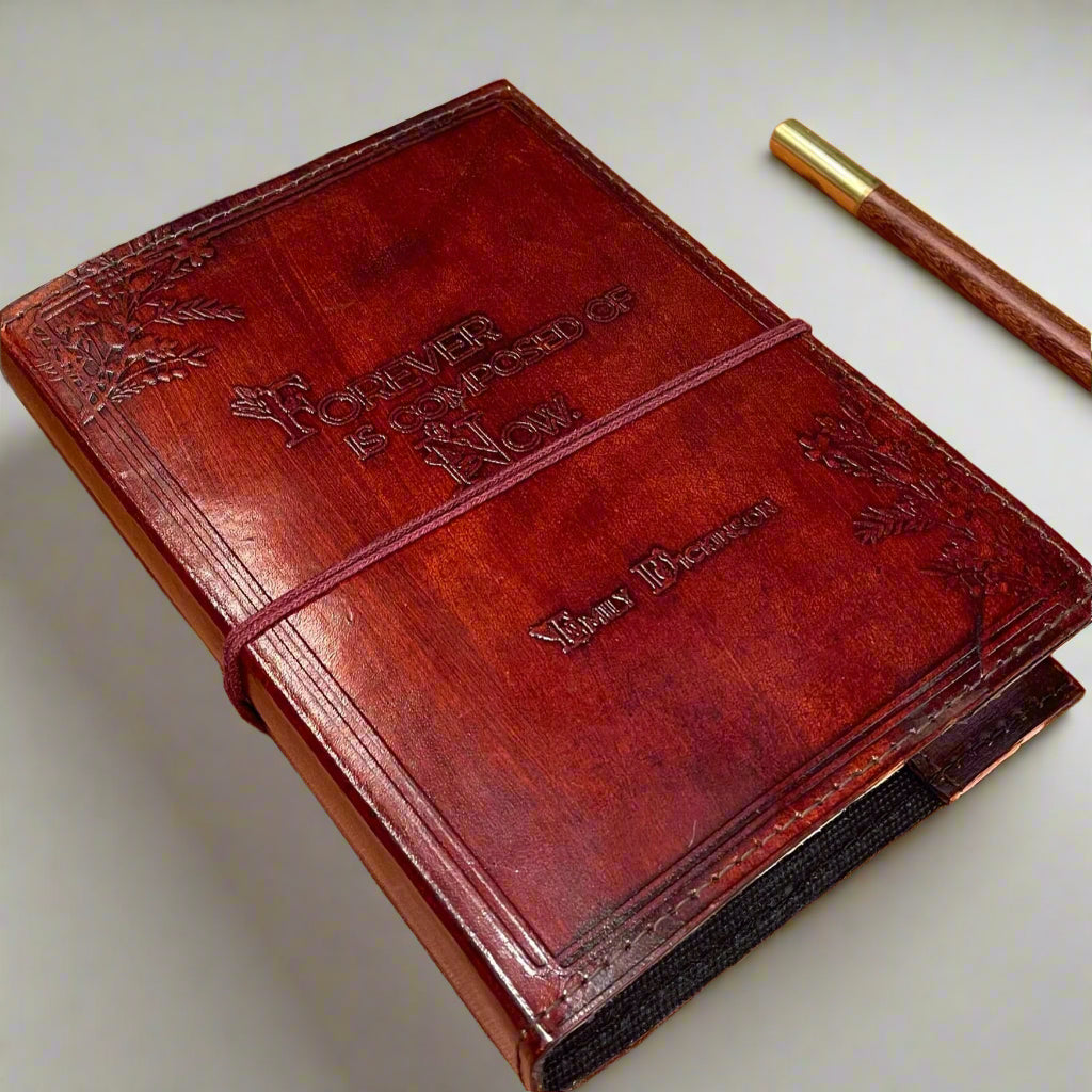 Quote-embossed leather diary – sustainable and thoughtful gift for writers, artists, and seekers of clarity