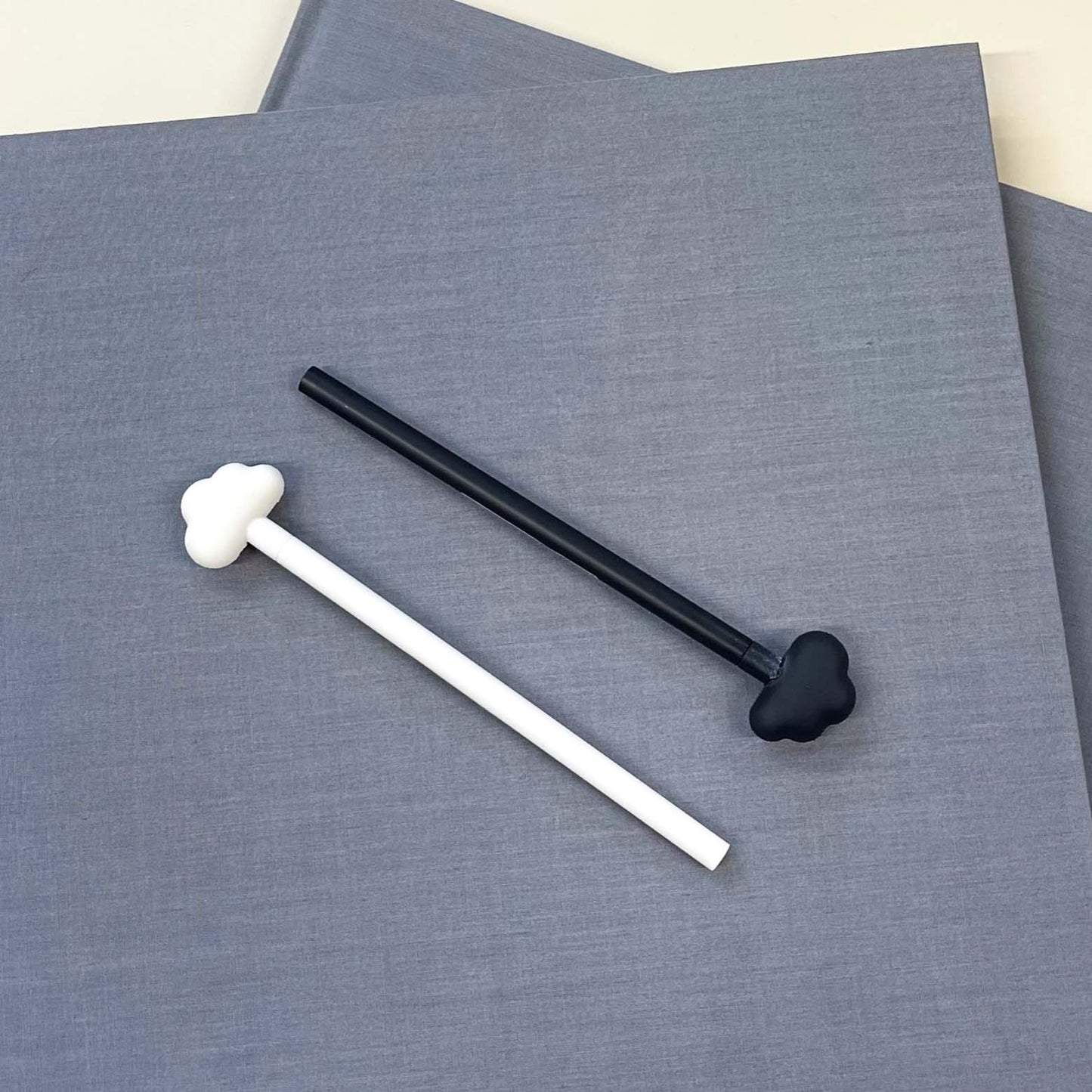 Cute Cloud Rollerball Pen (0.4mm) - Smooth Black Ink