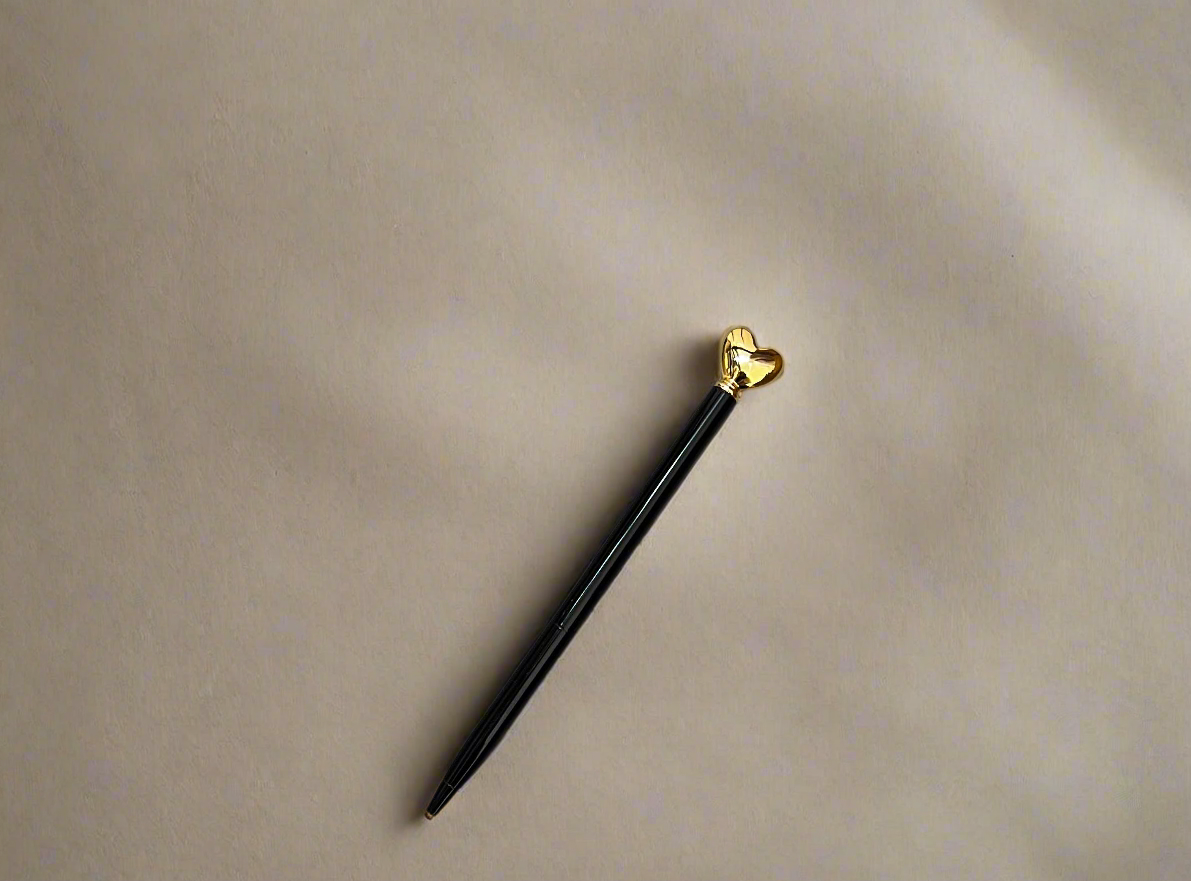 Minimalist cute pen with heart shape – sleek, durable, and refillable for zero-waste writing