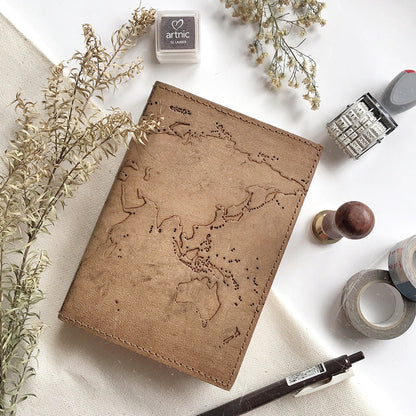 Vintage-style world map leather journal – ideal gift for travelers, writers, and geography lovers