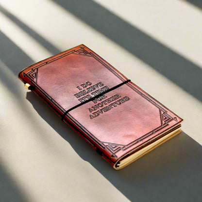 Compact leather notebook – travel-friendly size for daily journaling, planning, or sketching on the go